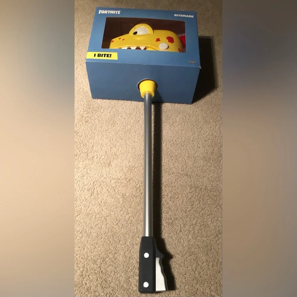 Fortnite Bitemark Pickaxe - Picture 2 of 2